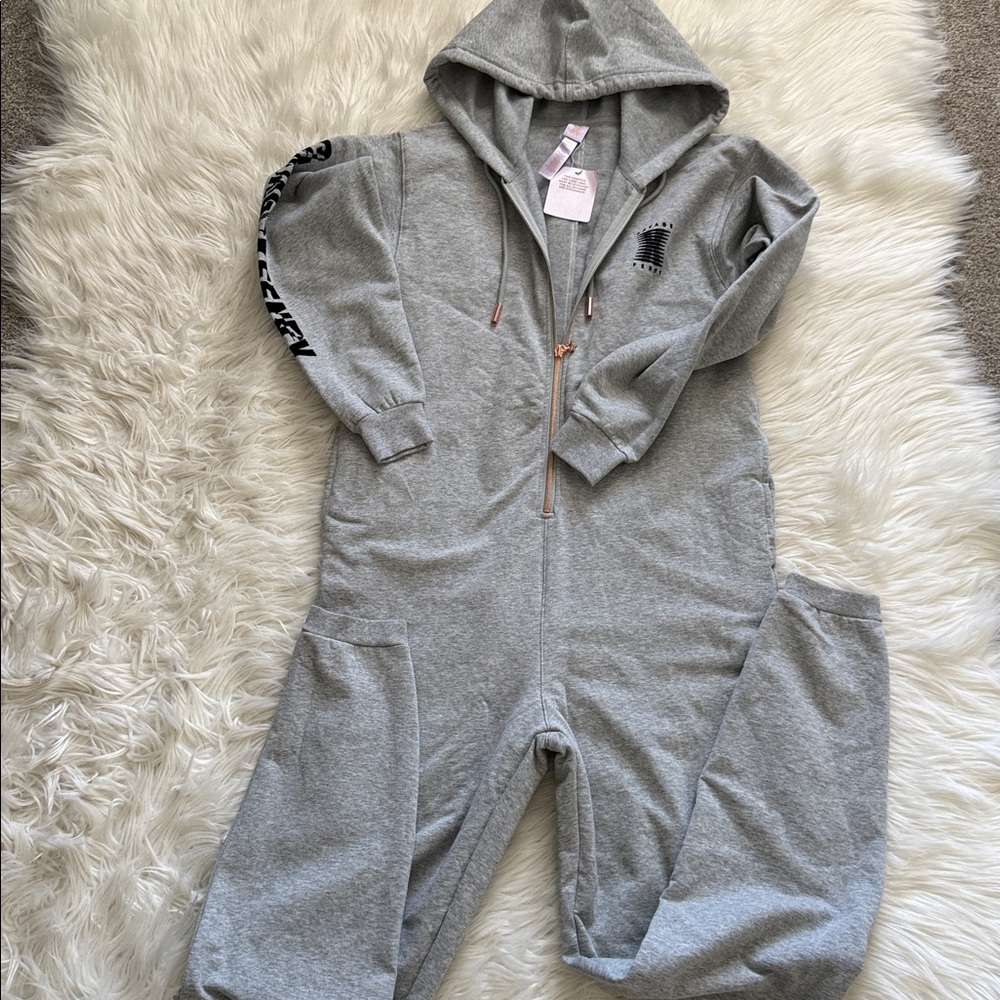 NWT!!Savage X Fenty Showgirl Graphic Hooded Onesie Size S - Picture 3 of 12